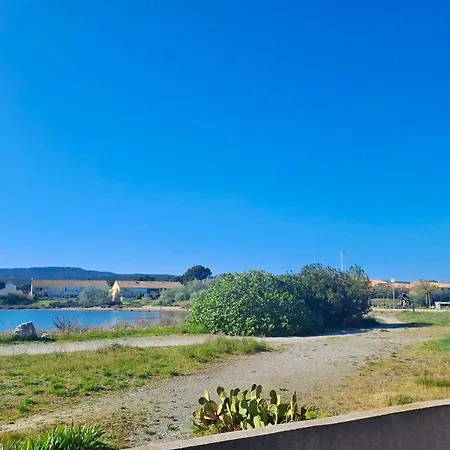Holiday home Pavillon Au Bord De L'etang